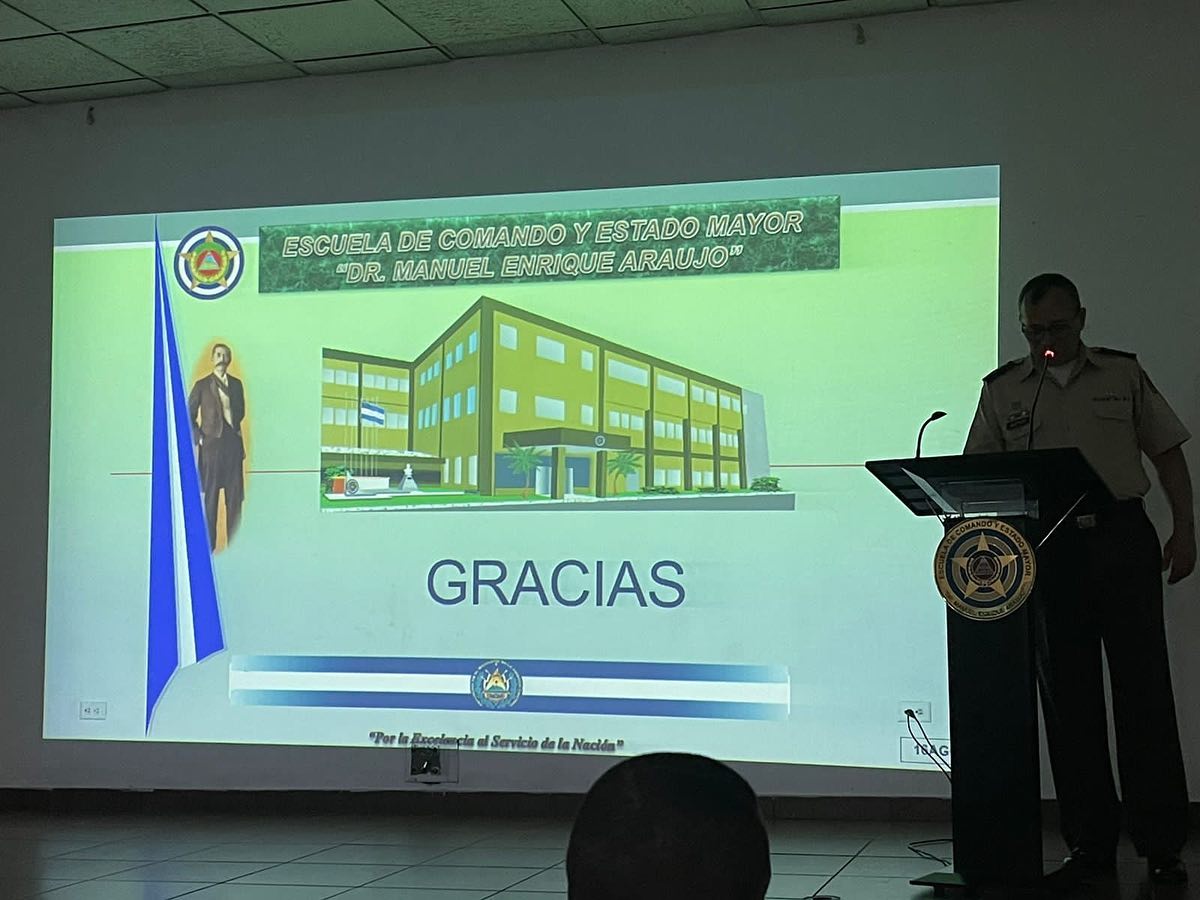 Especialidad EGCEMC recibe conferencias en el marco de visita de intercambio a la hermana República de El Salvador