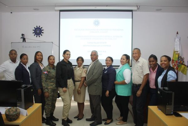Personal de la EGCEMC participa en curso taller “Identificación con la empresa”