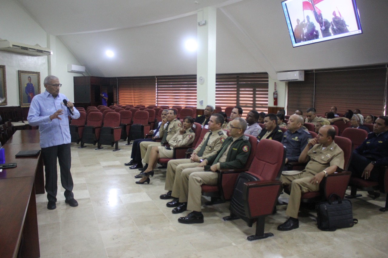 EGCEMC imparte conferencia sobre “La Vida y Obra del General de División Gregorio Luperón”
