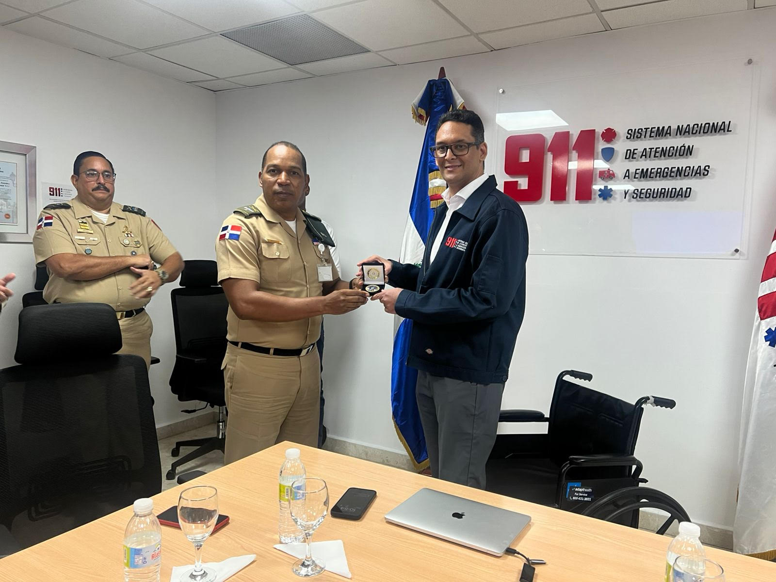 XLI Promoción de la EGDC realiza visita al Sistema 911